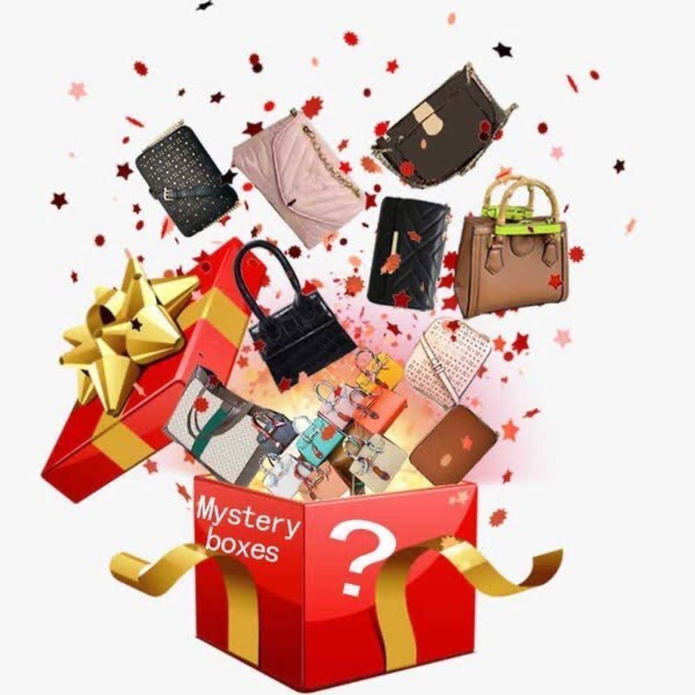 ⭐️ Purses & Bags Mystery Box - Assortment of 5-8 random purses/bags/totes - Picture 1 of 1